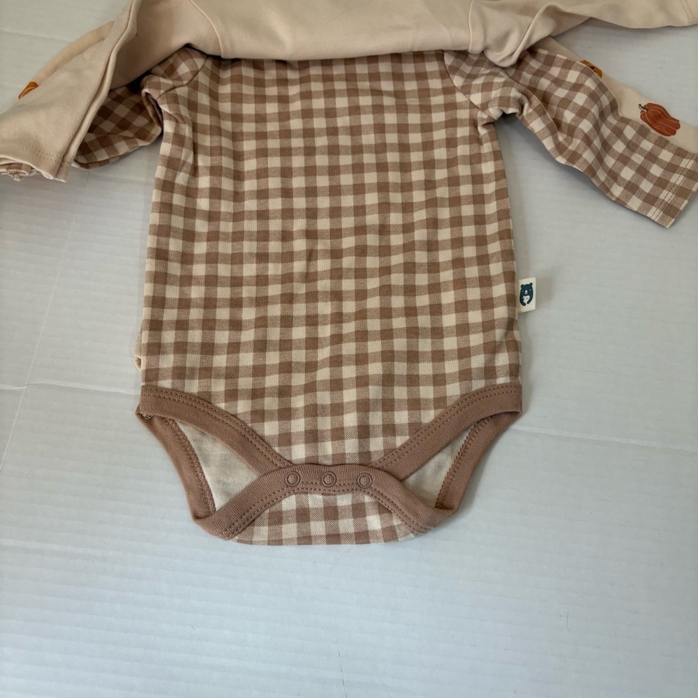 NWT…RABBIT + BEAR Organic Halloween Onsies / Set of 3 🎃🎃🎃 - Picture 2 of 5